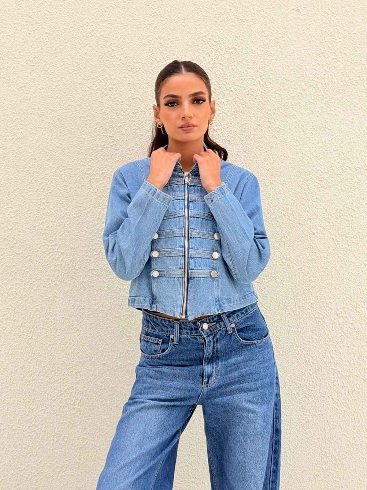 Buttoned denim jacket