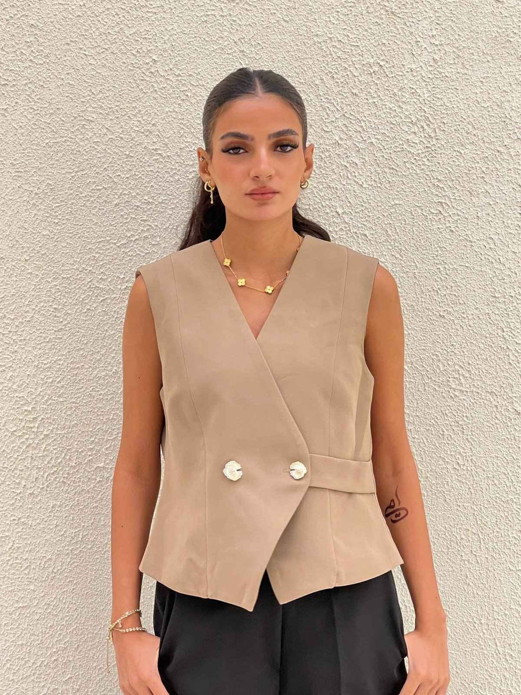 AURA V-VEST