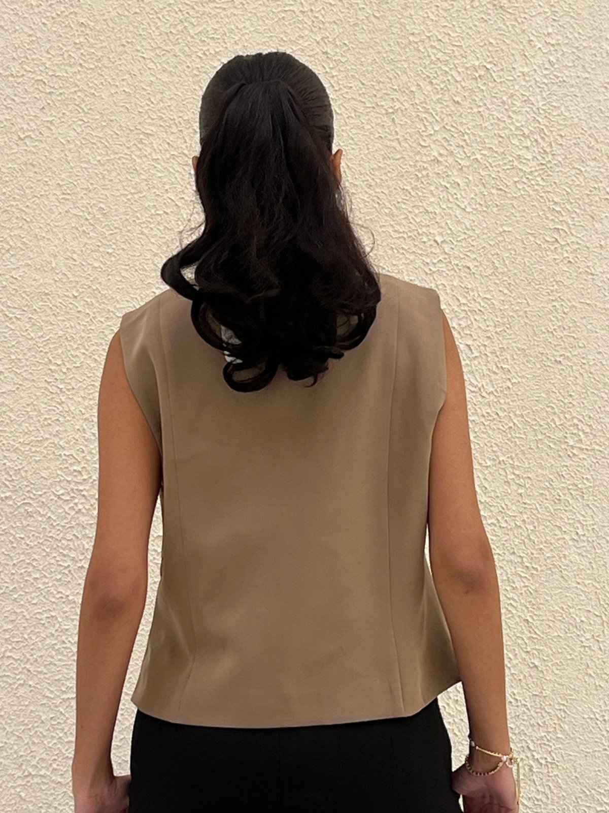 AURA V-VEST