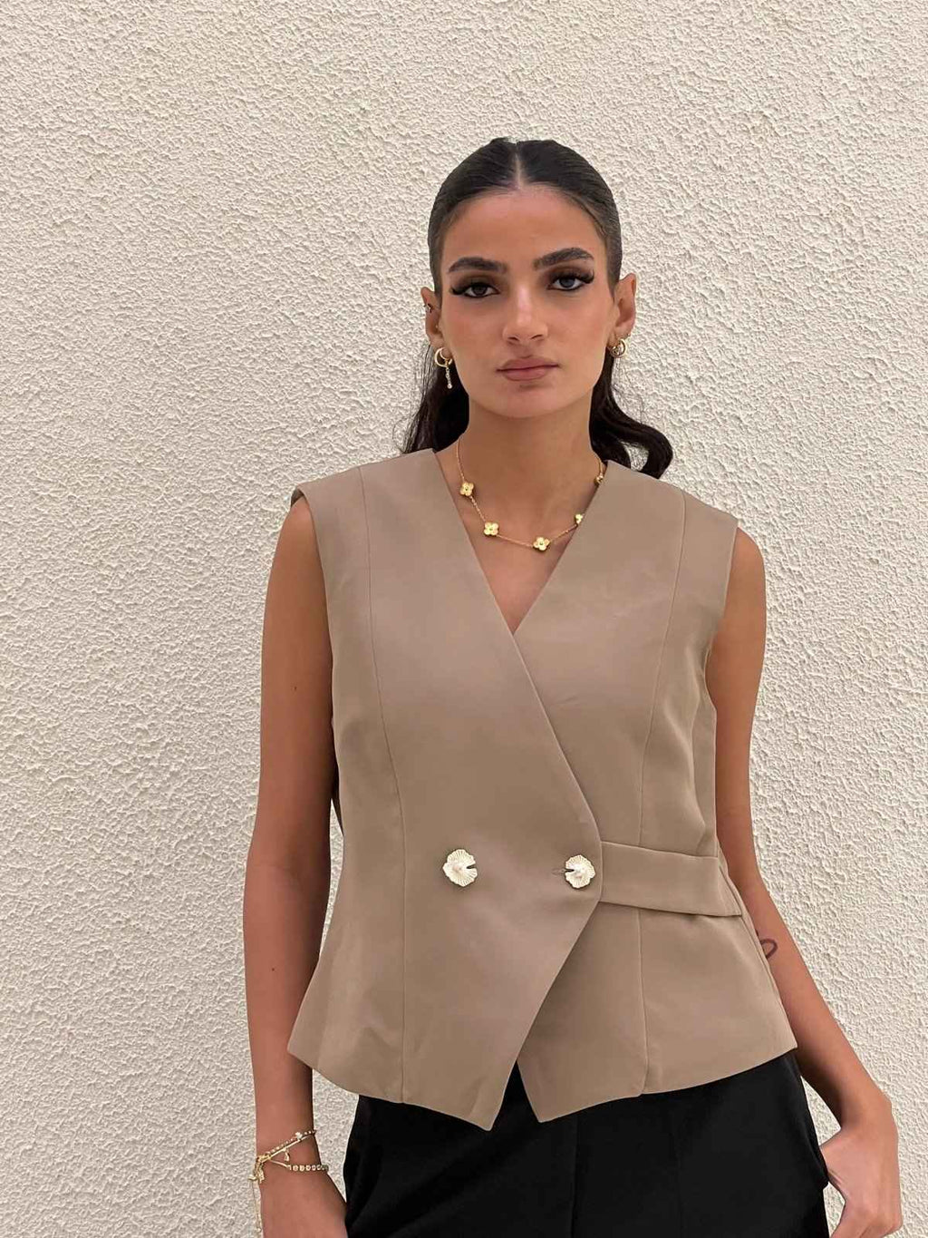 AURA V-VEST