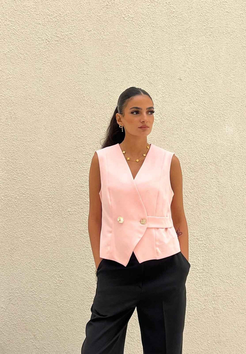 AURA V-VEST