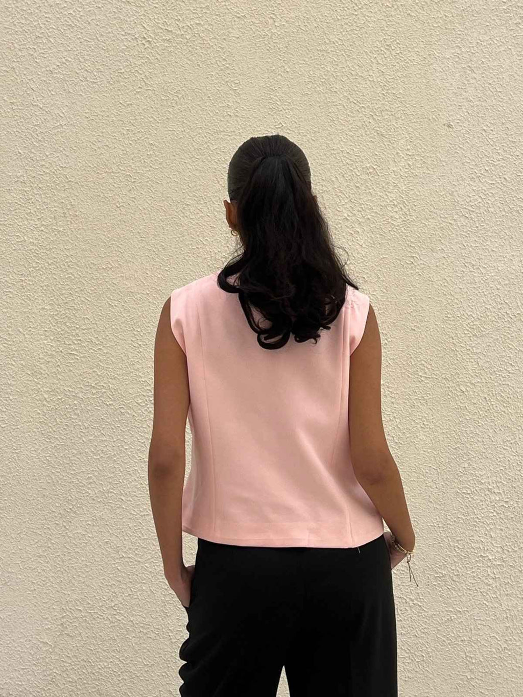 AURA V-VEST