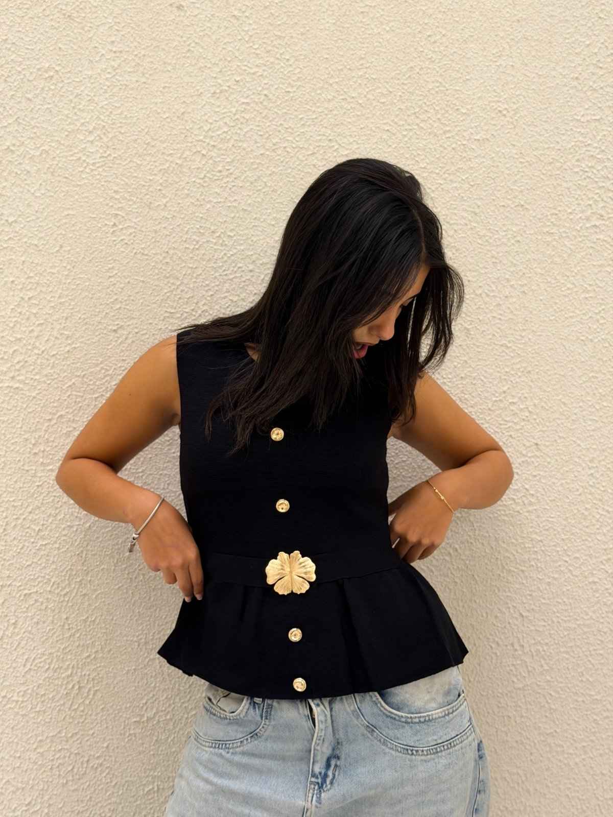 flower broched top